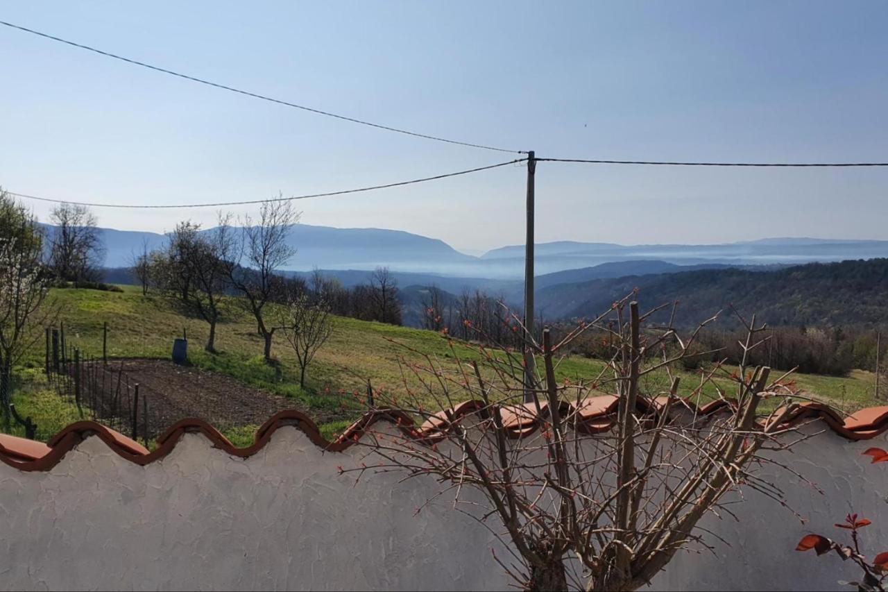 Apartment Mirella For 6 Persons Located In Central Istria Gradinje Exteriör bild