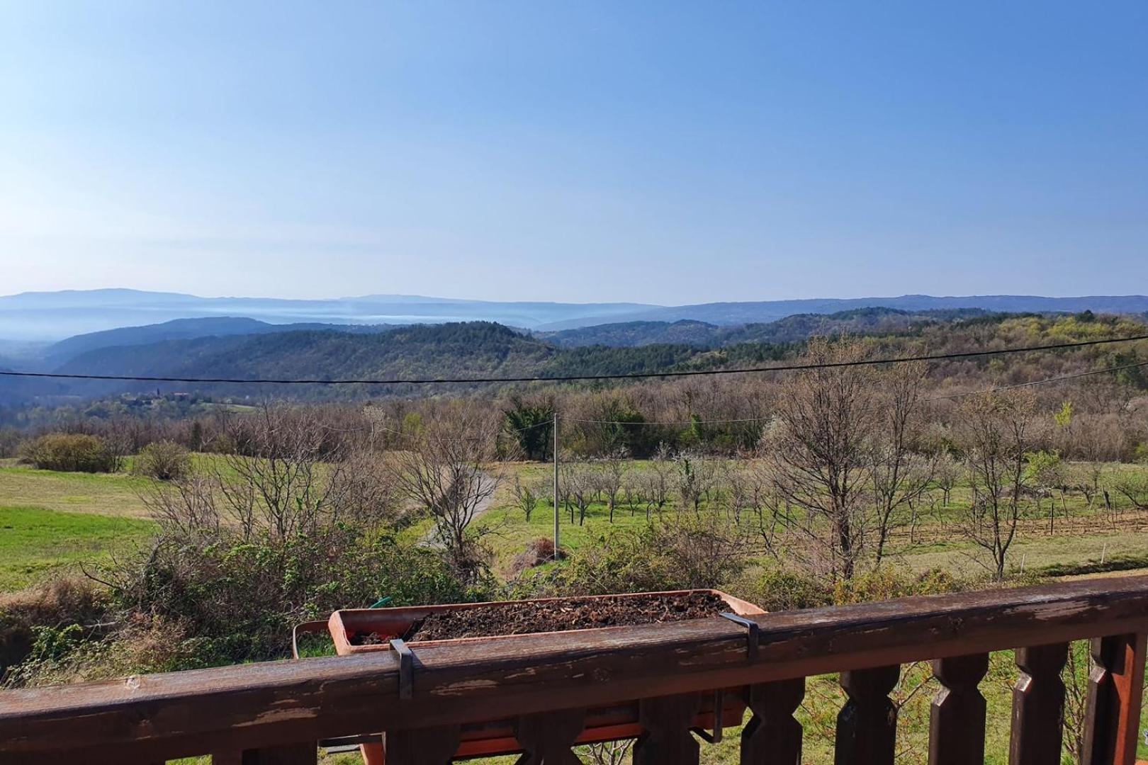 Apartment Mirella For 6 Persons Located In Central Istria Gradinje Exteriör bild